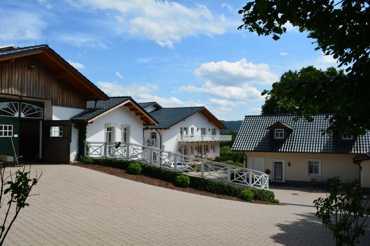 Reiterhof Und Pension Eichenhof Haiger Exteriör bild